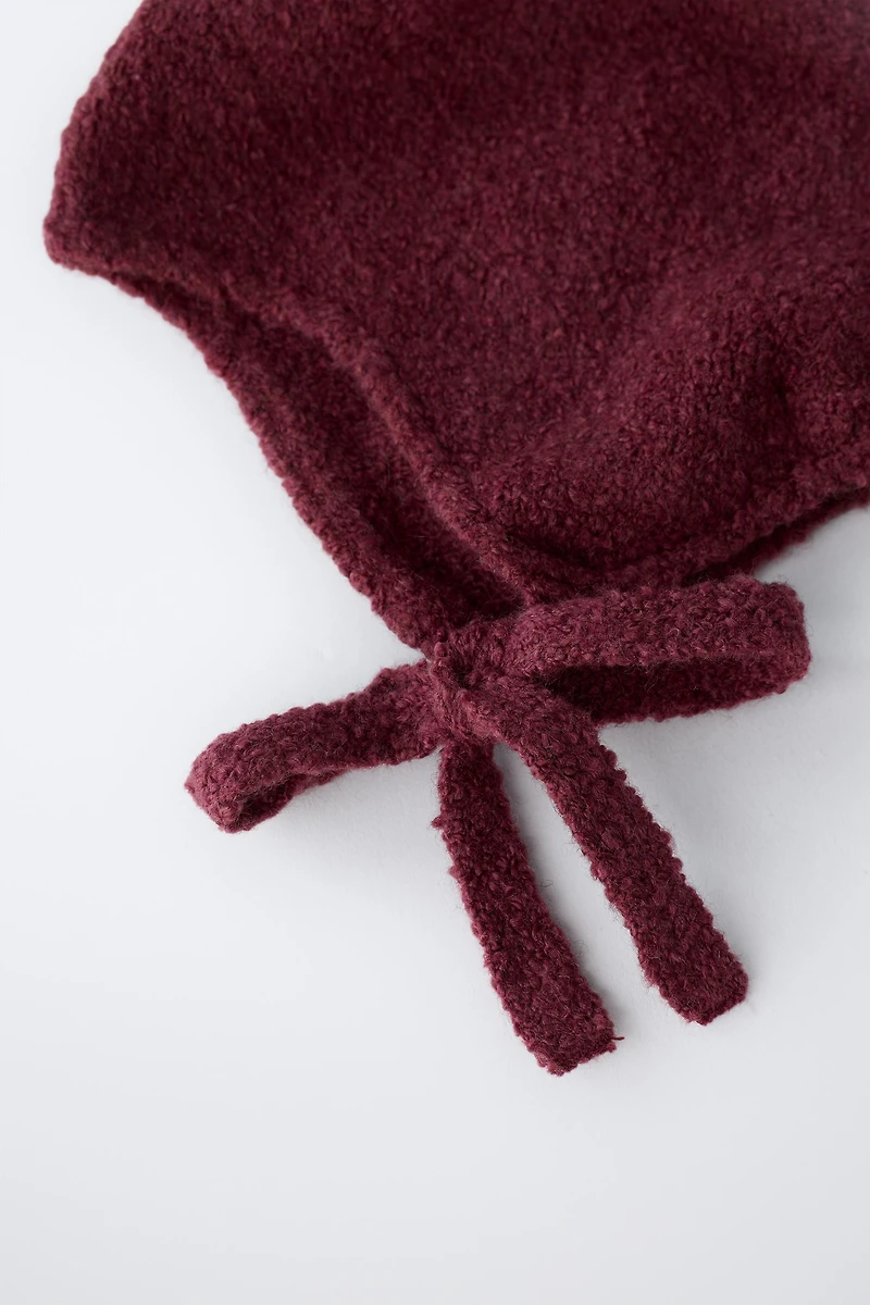 KNIT POMPOM BONNET