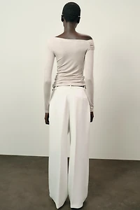 ASYMMETRIC NECK TOP