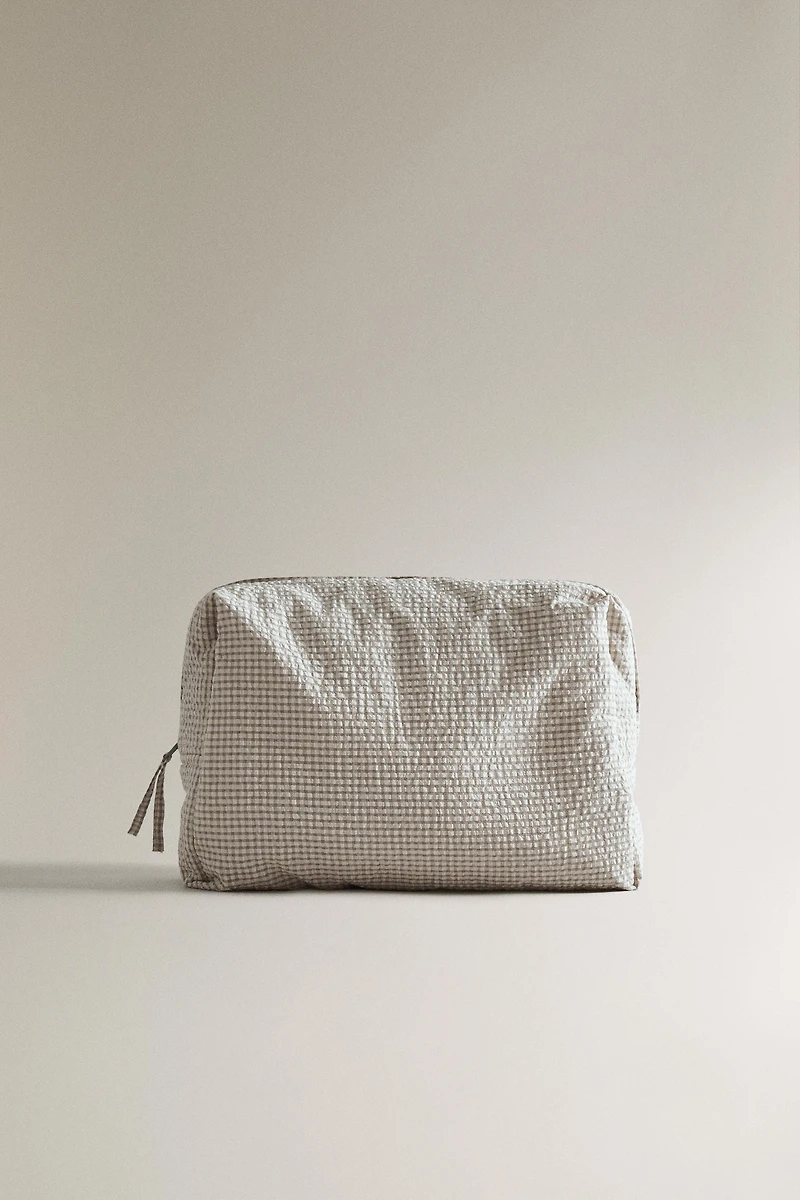 CHILDREN'S GINGHAM TOILETRY BAG