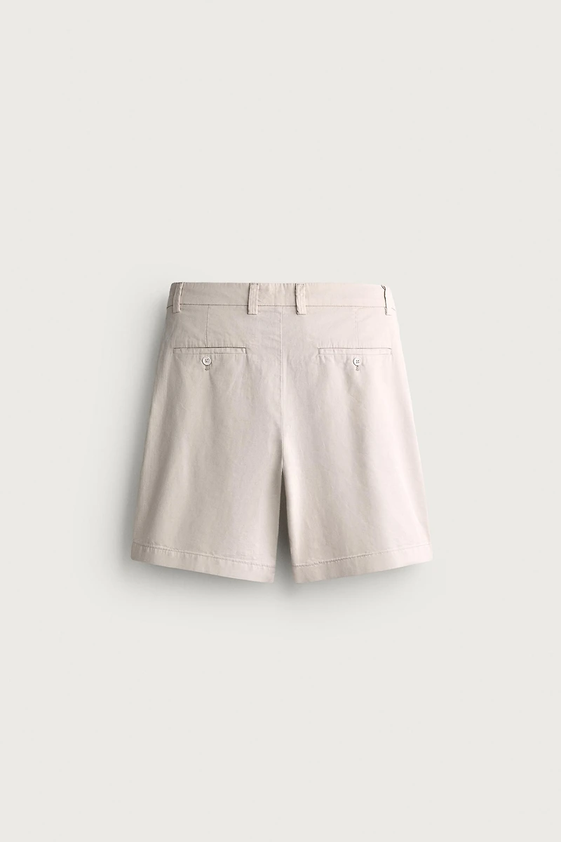 REGULAR FIT PLEATED SHORTS