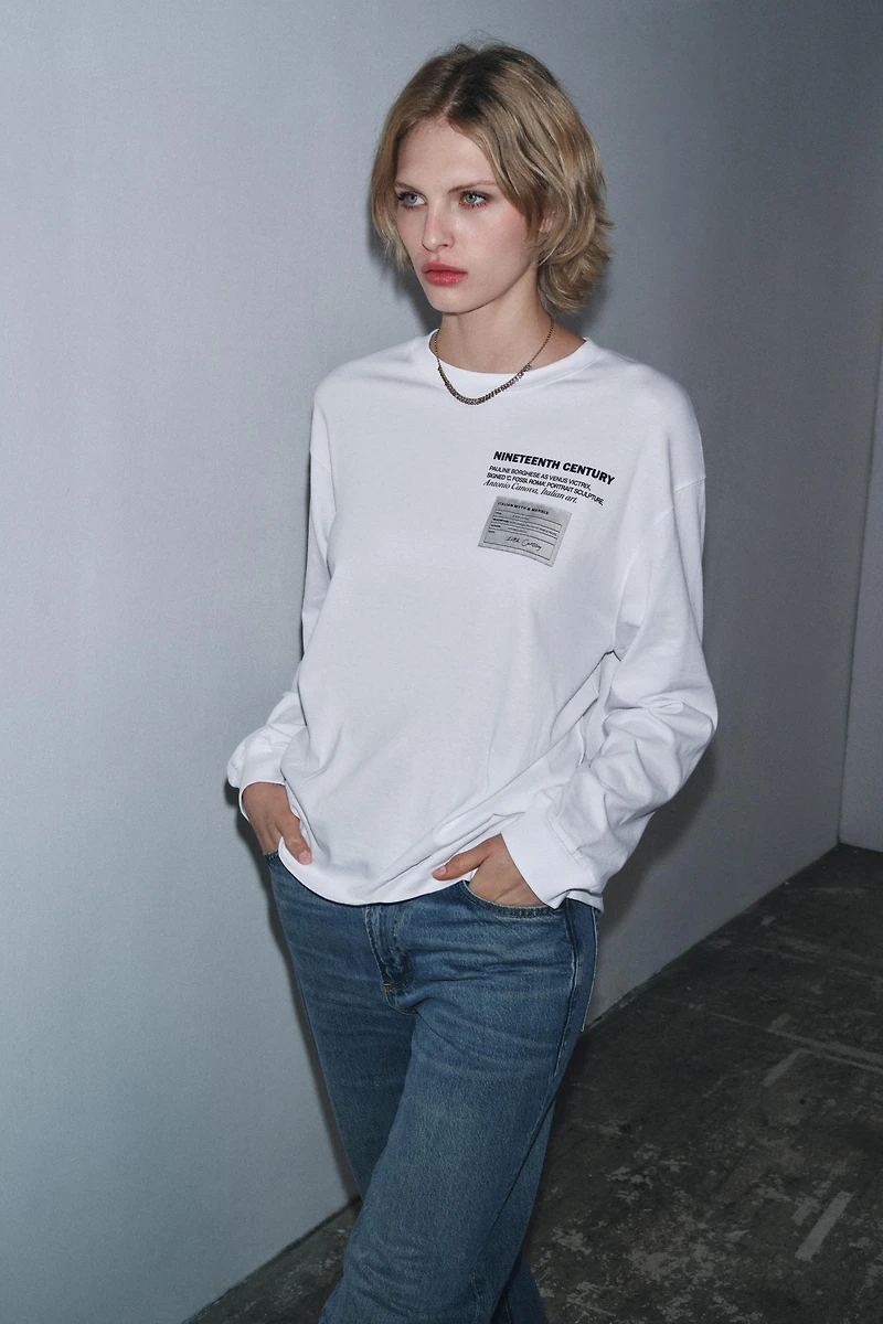 T-SHIRT SCULPTURES À MANCHES LONGUES