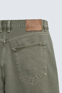 BERMUDA EN JEAN COUPE DROITE