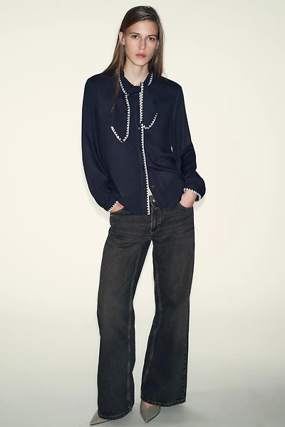 CONTRAST TOPSTITCHING TIE BLOUSE