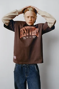 VARSITY DOUBLE SLEEVE T-SHIRT