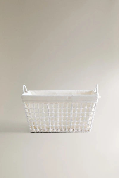 HAMPER WITH FABRIC LINING
