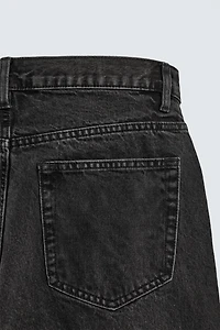SLIM CROPPED FIT JEANS