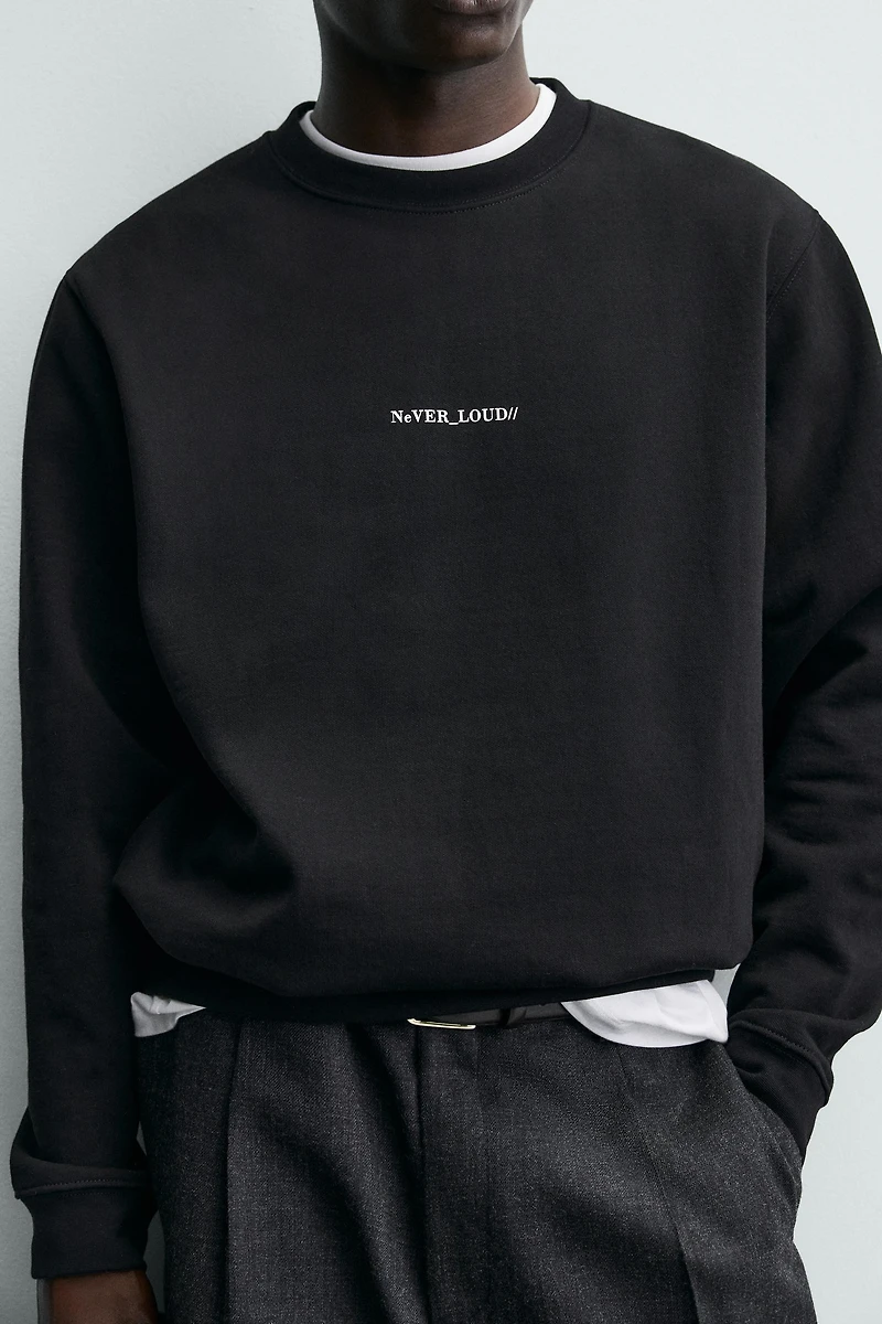 REGULAR FIT PRINTED TEXT SWEATSHIRT