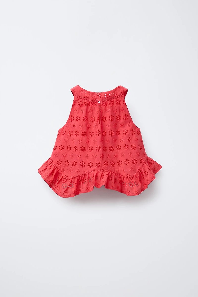 FLORAL EMBROIDERED TOP