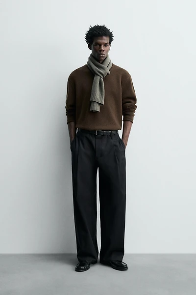 PULL EN LAINE À FINITIONS ENROULÉES