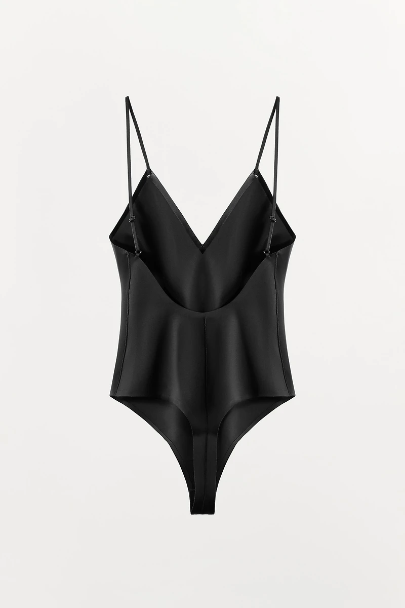 BODY À BRETELLES AVEC POLYAMIDE