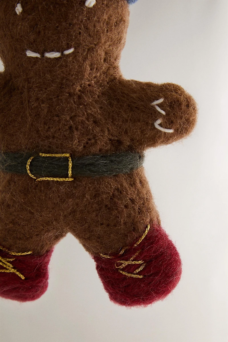 WOOL GINGERBREAD COOKIE CHRISTMAS TREE ORNAMENT