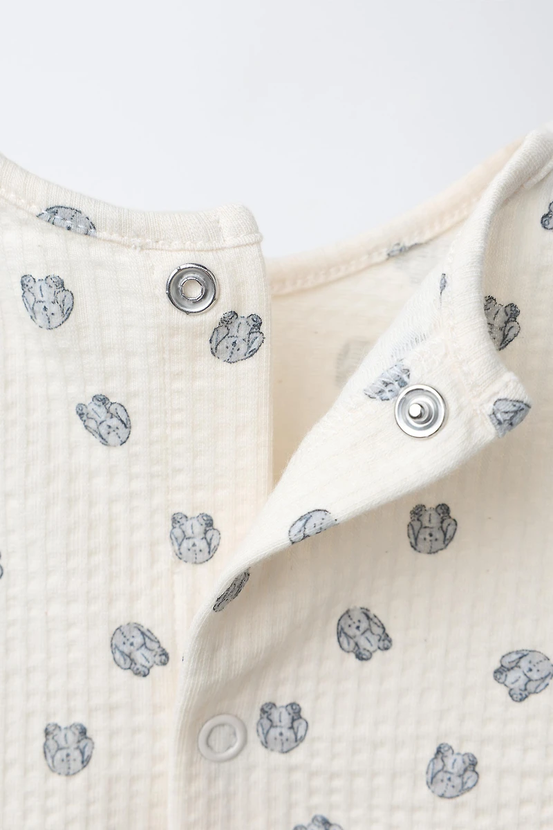 TEXTURED BUNNY T-SHIRT