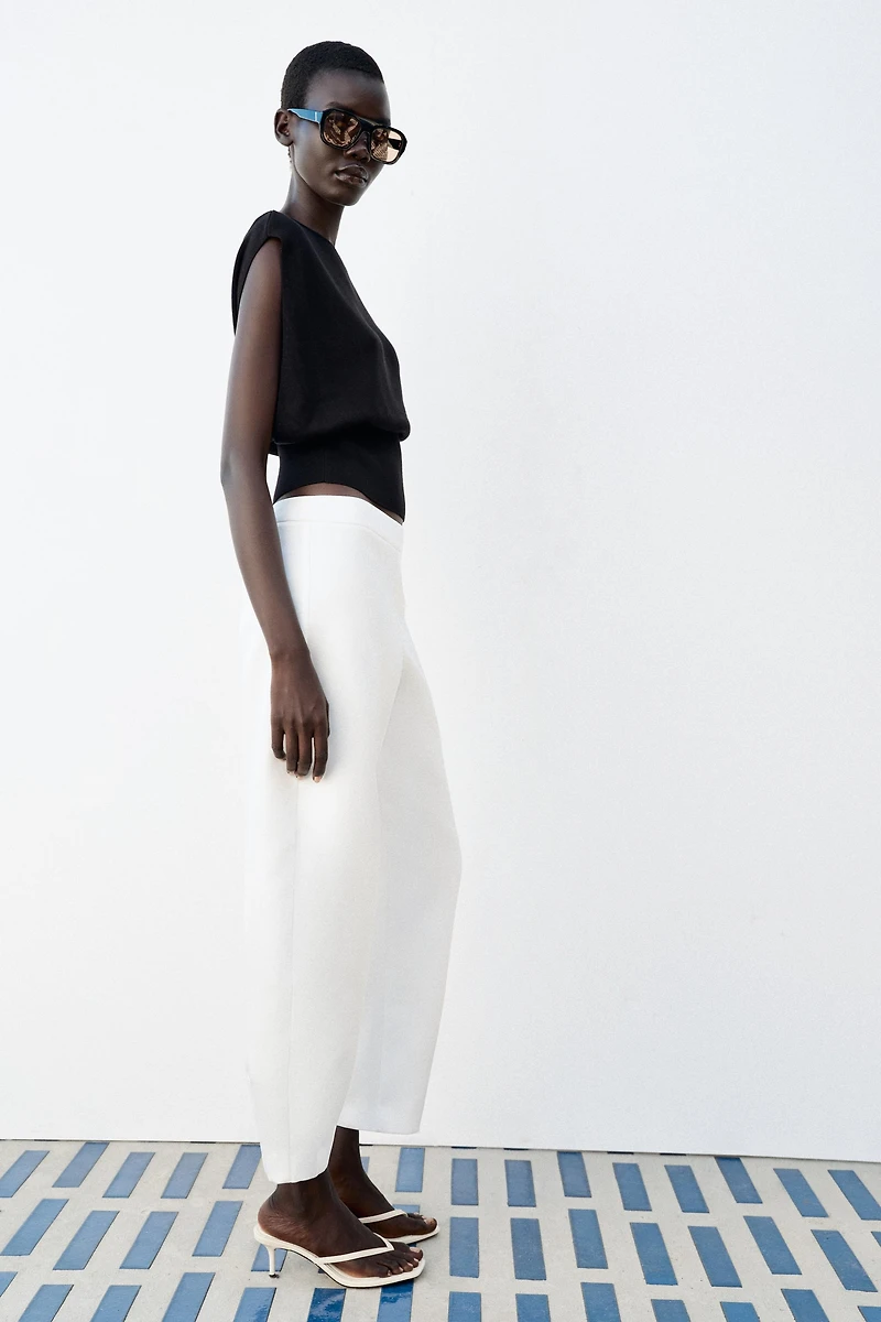 FITTED WAIST KNIT TOP