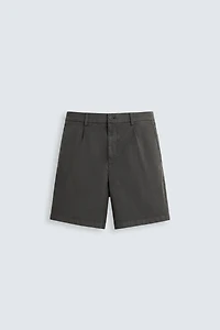 REGULAR FIT PLEATED BERMUDA SHORTS
