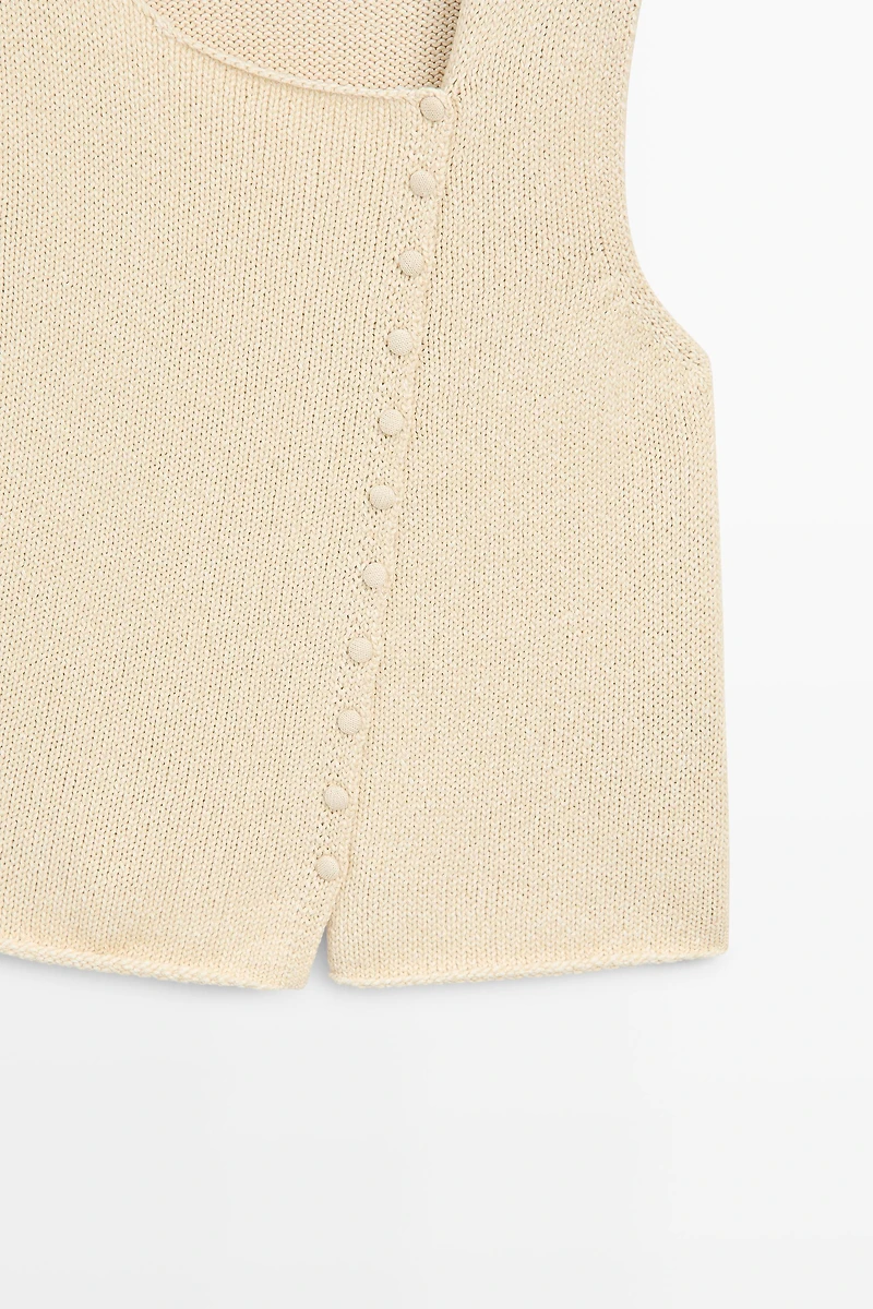 Cotton blend knit top with button detail