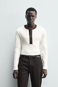 HAUT CANNELÉ À COL TUNISIEN