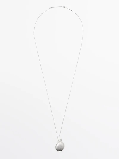 Collier pendentif métallique