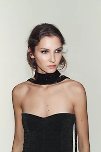 SHINY STRETCH BANDEAU TOP