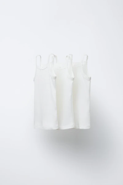2-6 ANS/ LOT DE TROIS T-SHIRTS CÔTELÉS À BRETELLES