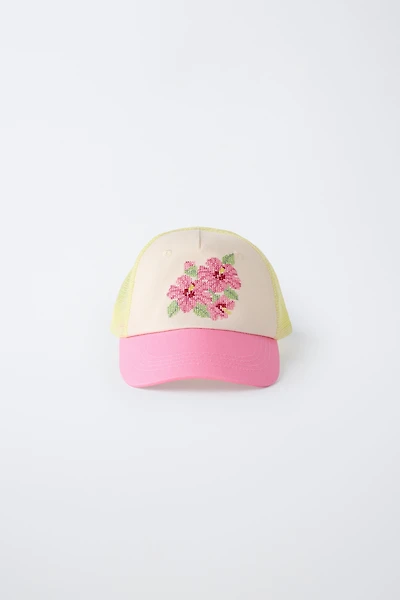 CASQUETTE EN RÉSILLE BRODERIE FLORALE