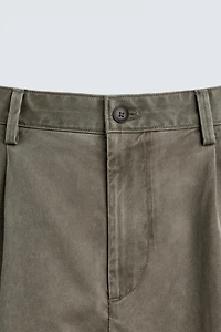 REGULAR FIT PLEATED SHORTS