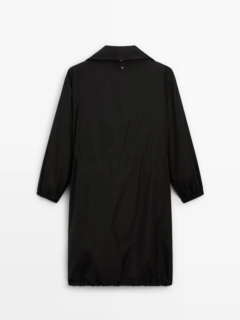Water-repellent parka with detachable inner gilet
