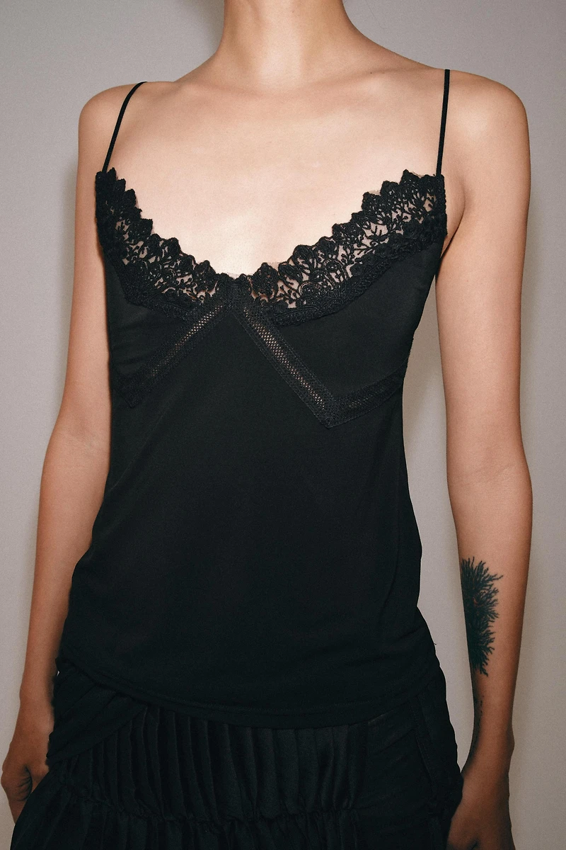 LACE STRAP TOP