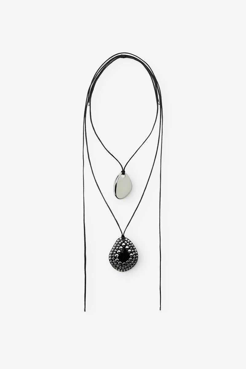 LOT DE 2 COLLIERS LACET PIÈCES CLOUTÉES