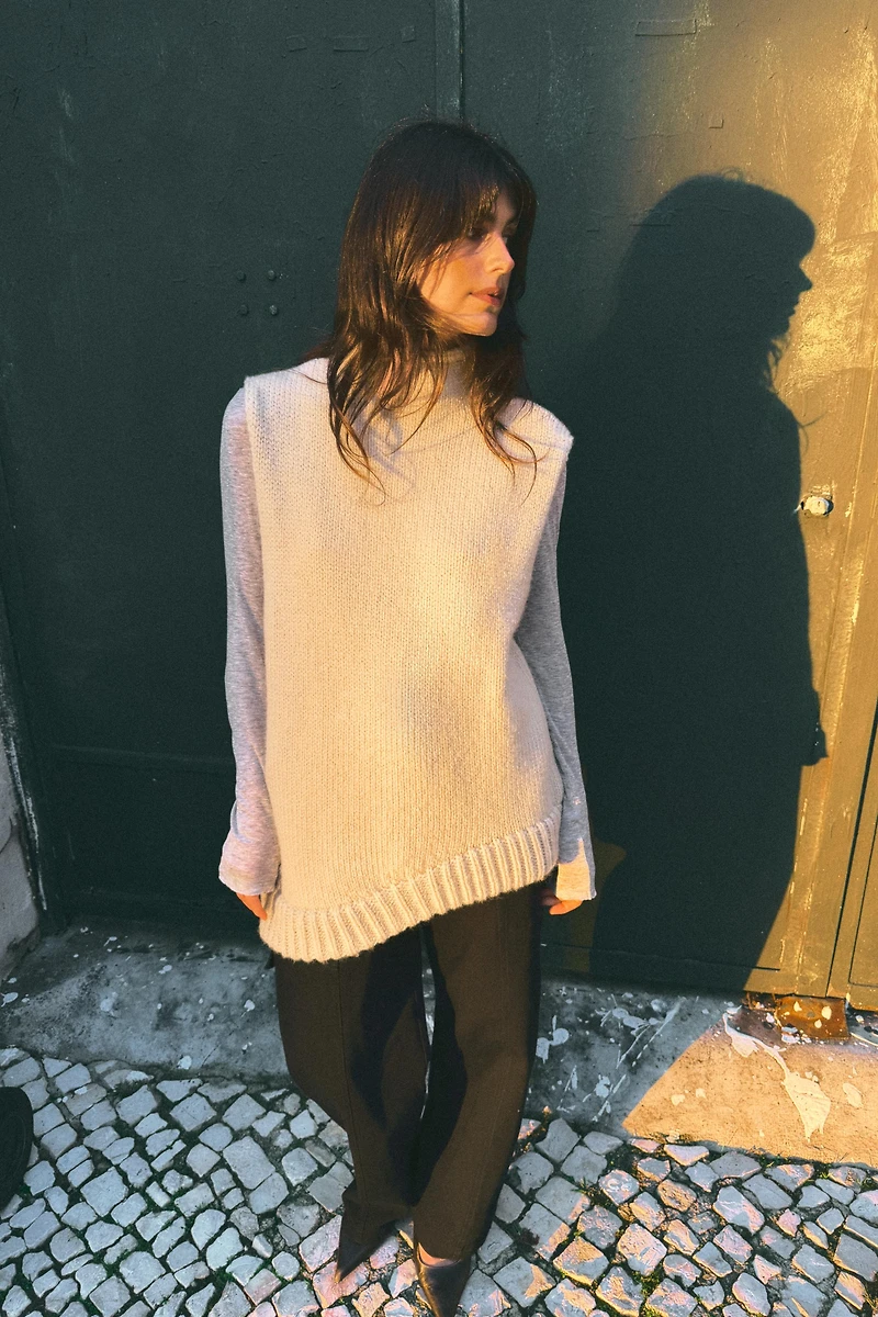 ASYMMETRIC KNIT VEST
