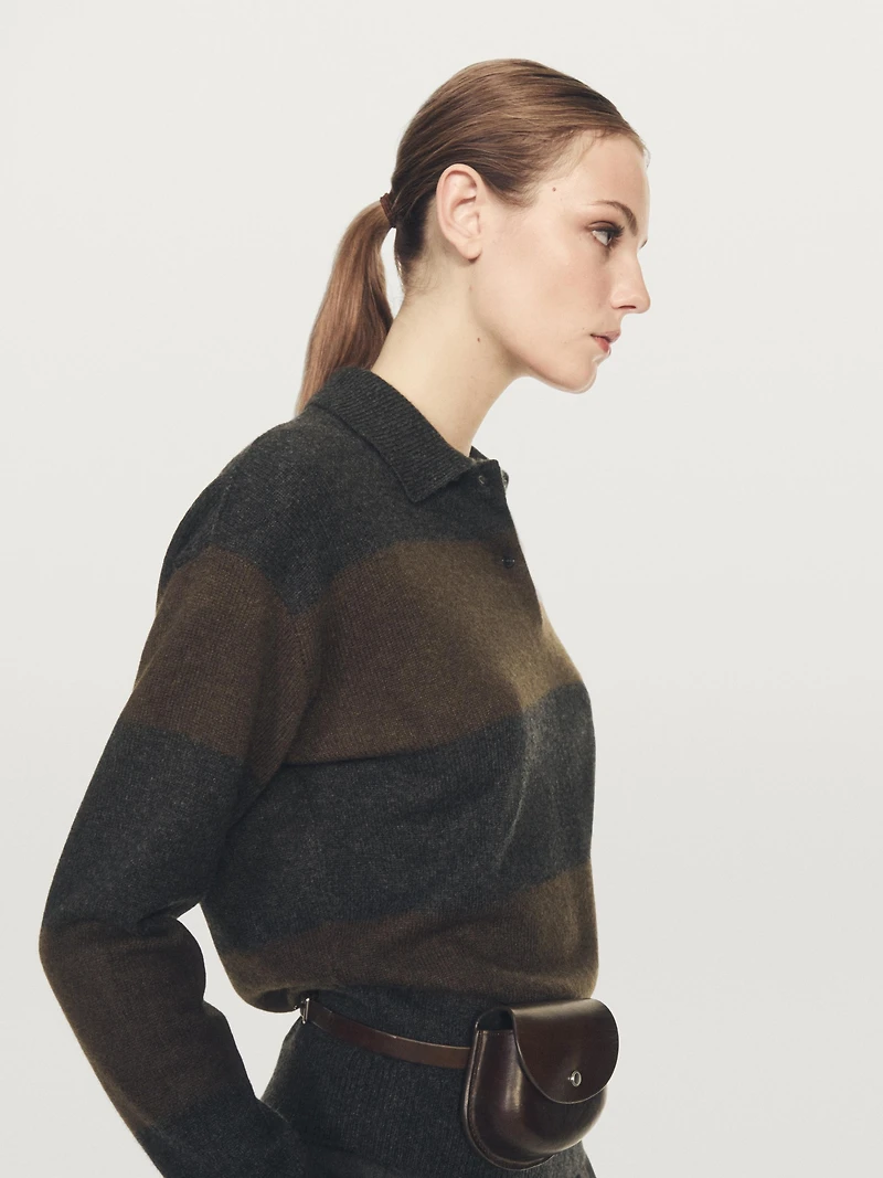 100% cashmere sweater with pocket detail
