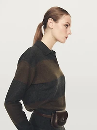 100% cashmere sweater with pocket detail