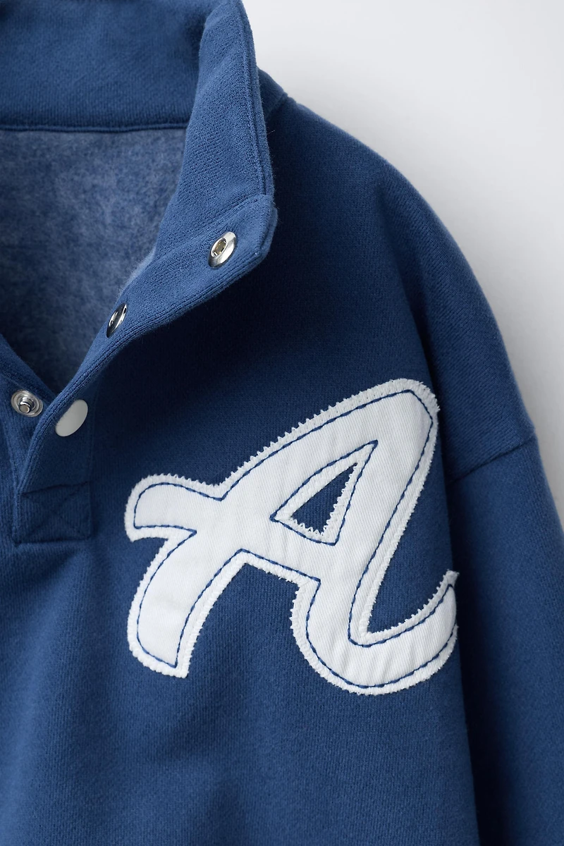 LETTER PATCH SWEATSHIRT