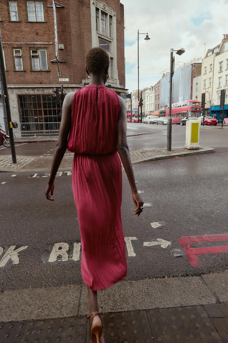 WRINKLE EFFECT PLEATED MIDI DRESS