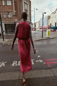 WRINKLE EFFECT PLEATED MIDI DRESS