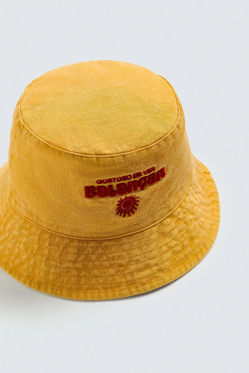 CHAPEAU BOB BRODÉ CONTRASTE