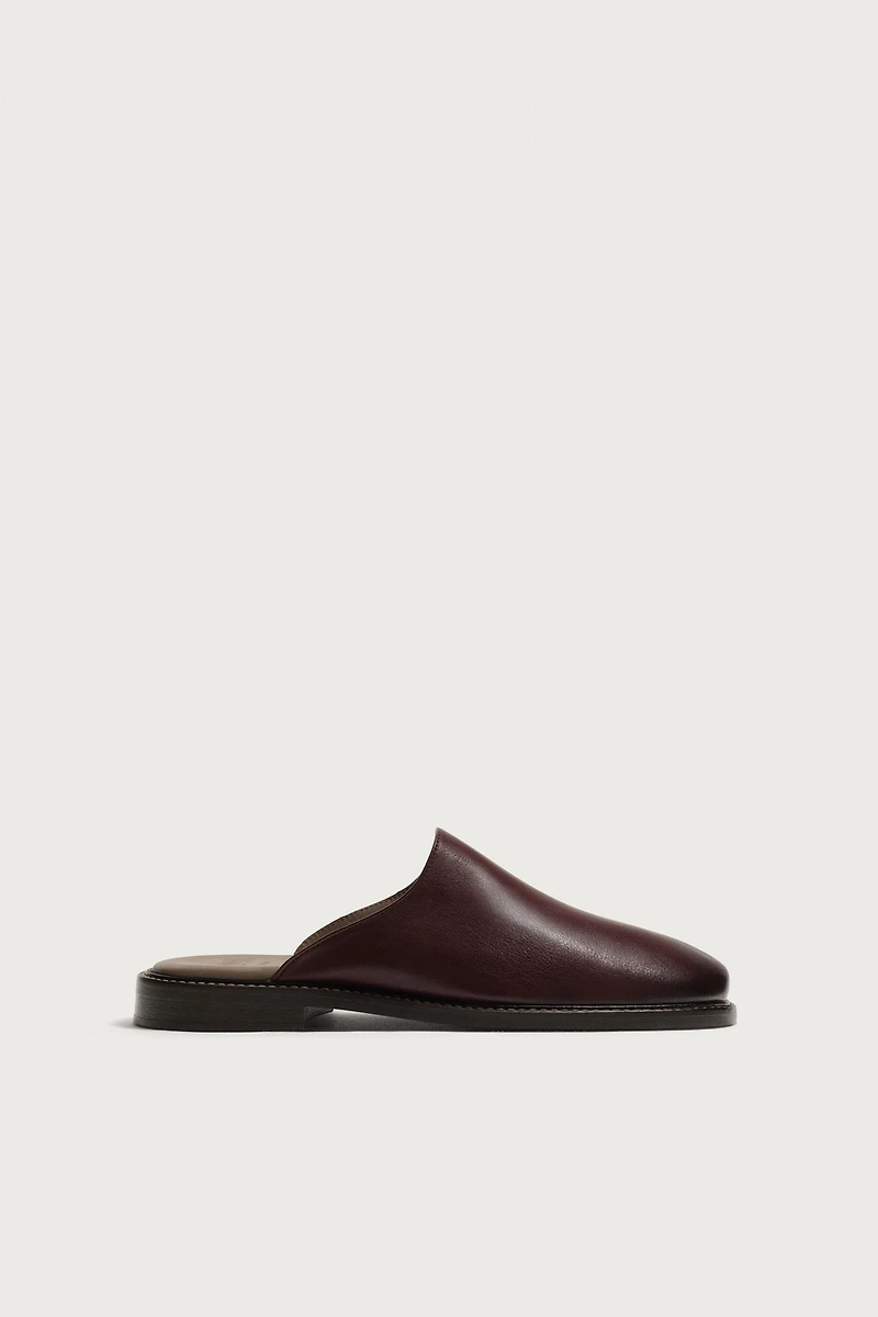 LEATHER CLOGS