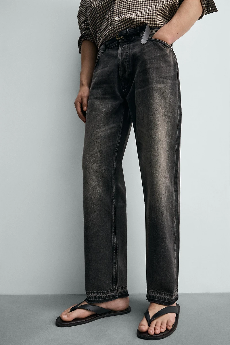 STRAIGHT FIT JEANS