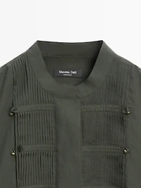 Pintuck shirt with stand collar