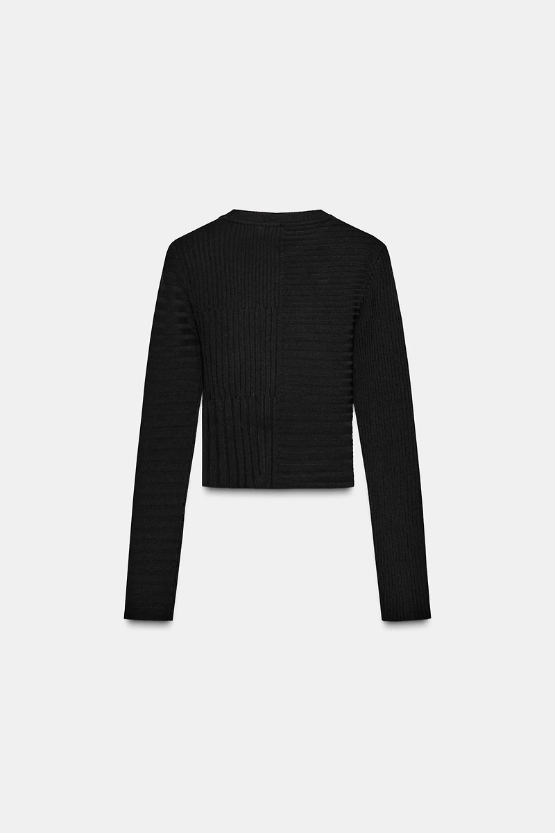 RIBBED KNIT TOP WITH APPLIQUÉ