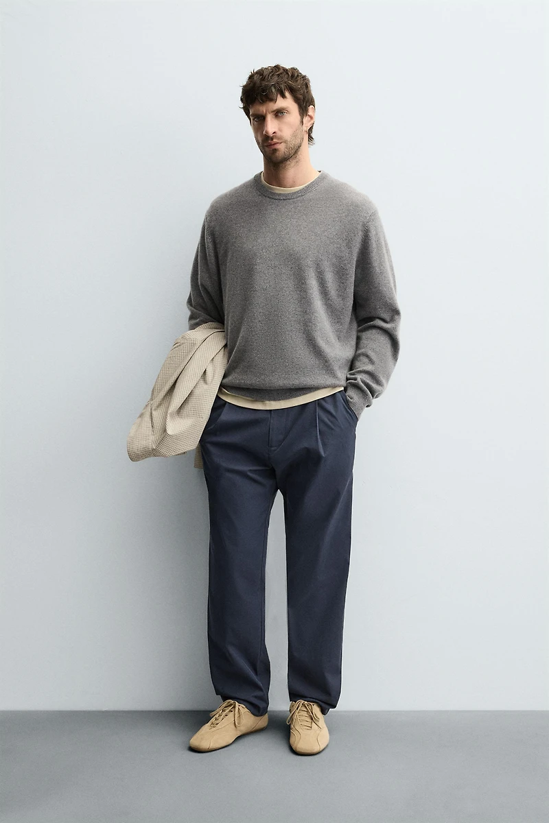 RELAXED FIT PLEATED PANTS