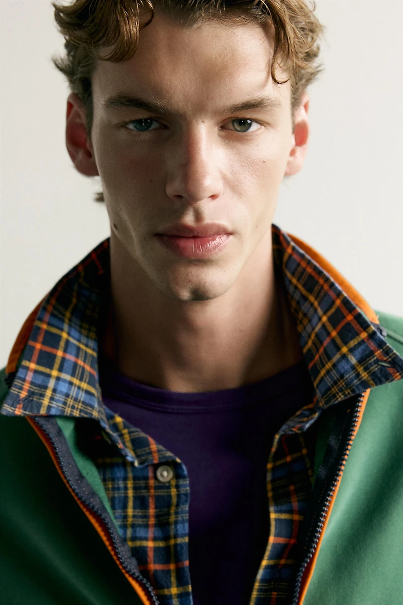 COLOR BLOCK QUARTER-ZIP SWEATSHIRT
