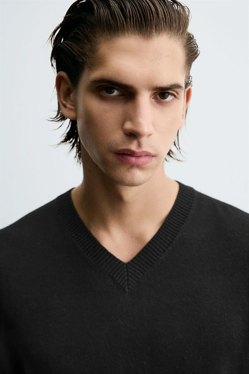 V-NECK KNIT T-SHIRT