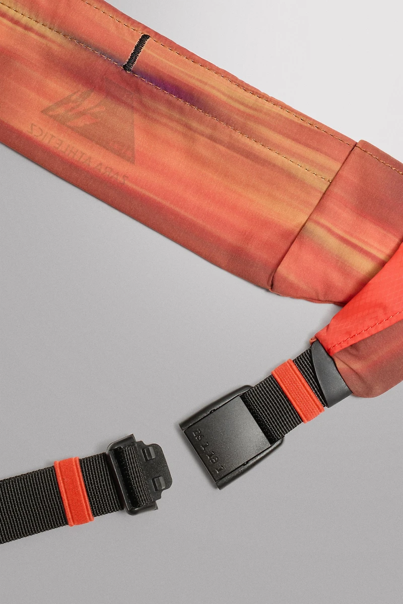 TECHNICAL SPORTY BELT BAG