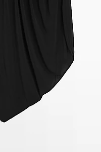 Strapless flowing top