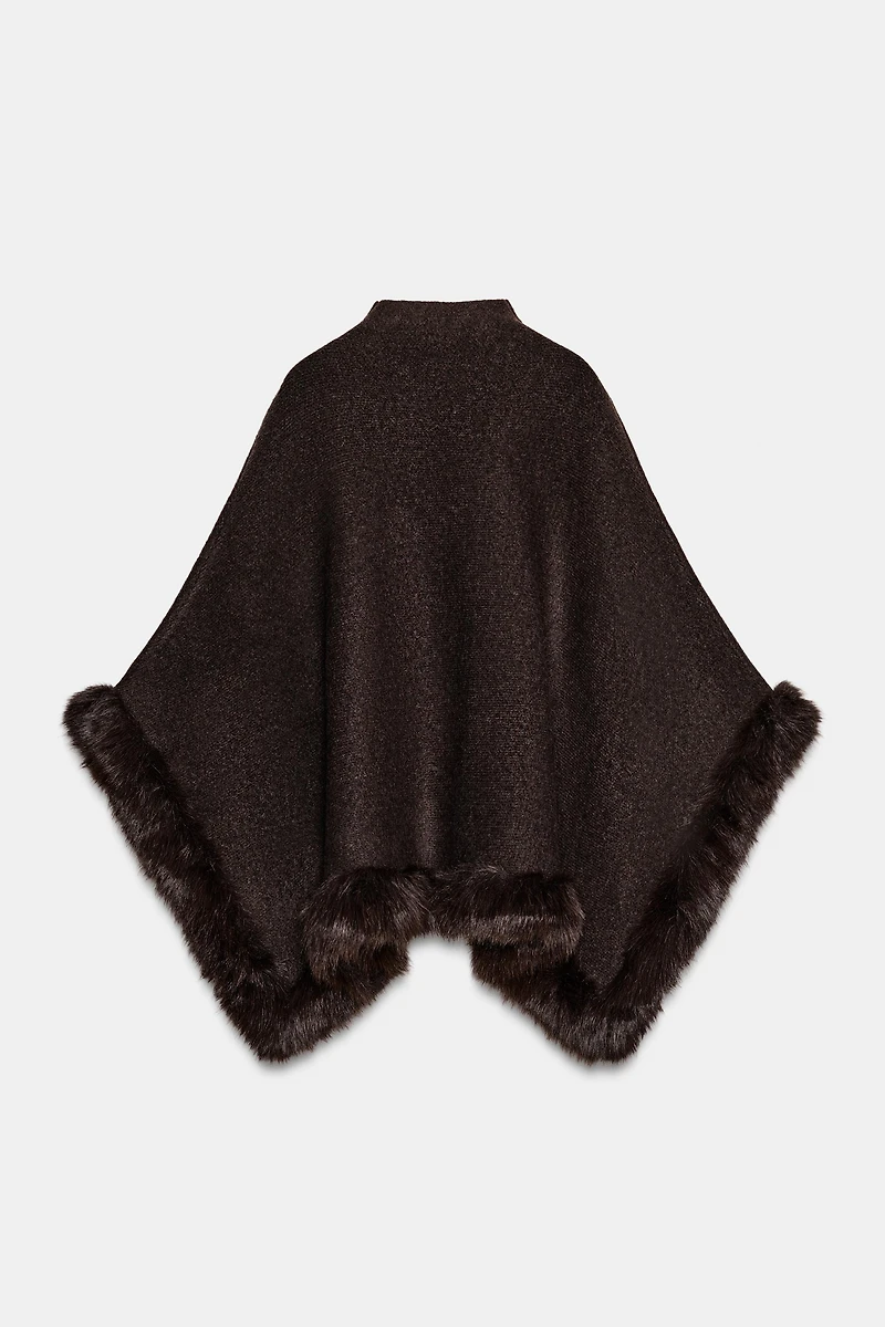 PONCHO CAPE EN MAILLE EFFET FOURRURE