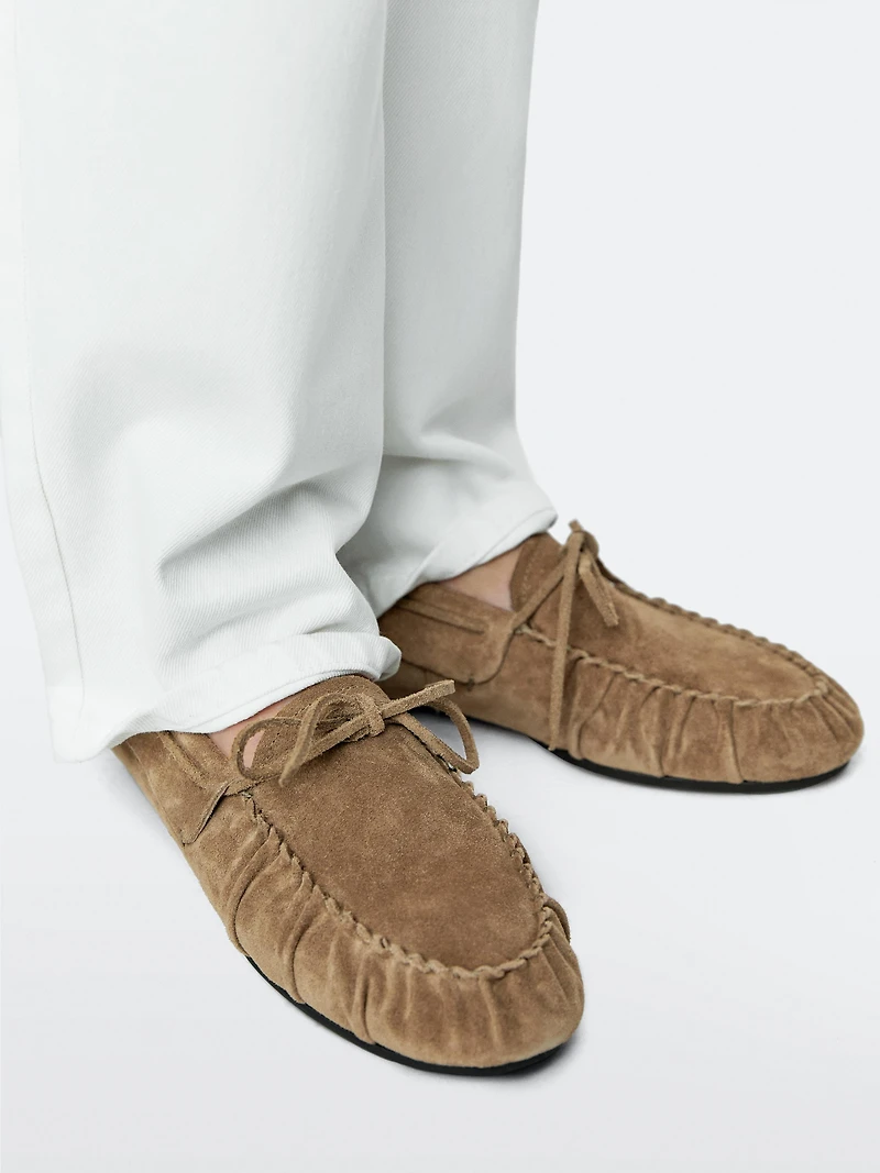 Soft leather loafers with gathered detail
