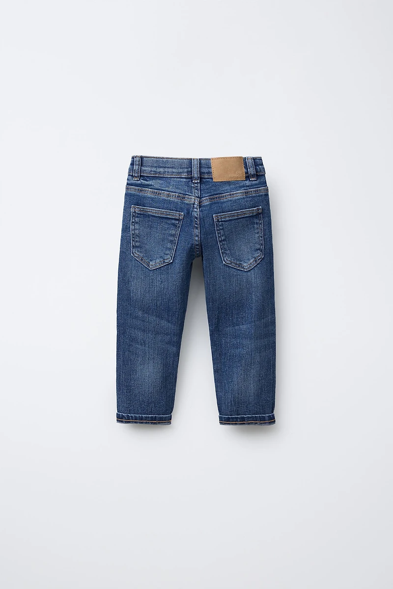 STRAIGHT FIT JEANS