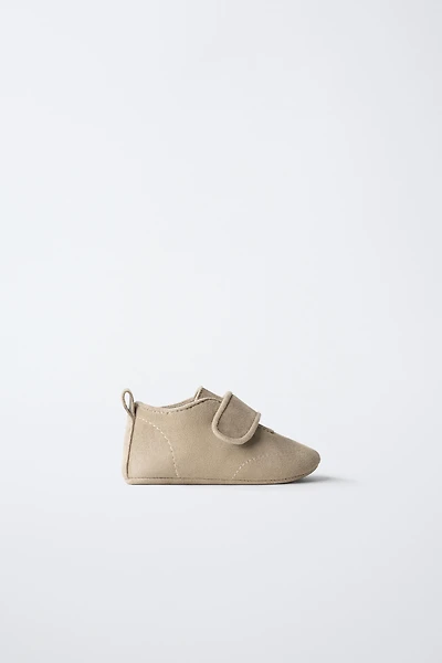 CHAUSSURES EN CUIR