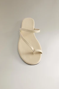 FLAT LEATHER SANDALS