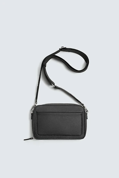 TEXTURED CROSSBODY BAG